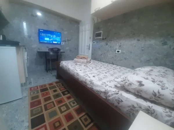 Tirane, jepet me qera apartament 1+1 Kati 2, 45 m² 299 € (5 Maji)