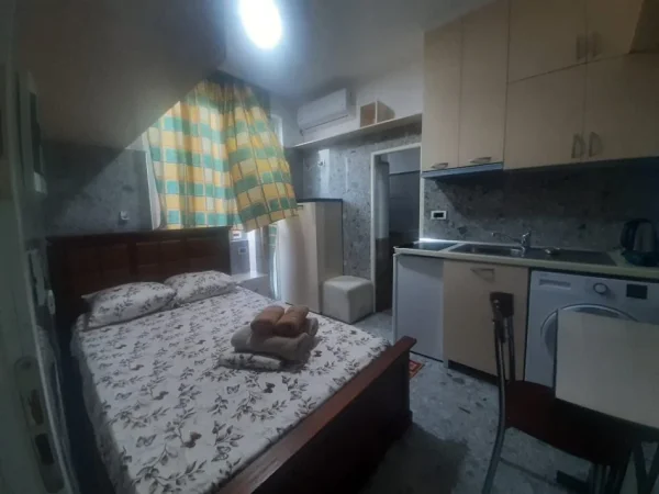 Tirane, jepet me qera apartament 1+1 Kati 2, 45 m² 299 € (5 Maji)