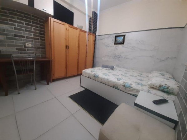 Tirane, jepet me qera apartament 1+1 Kati 2, 45 m² 300 € (5 Maji)
