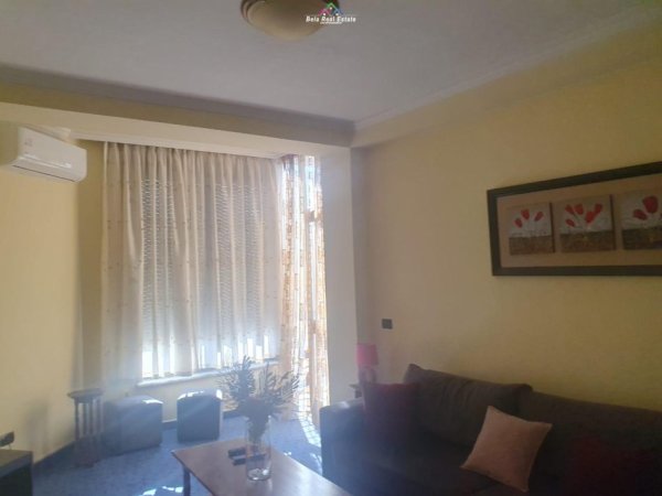Tirane, jepet me qera apartament 2+1 Kati 5, 90 m² 600 € (bllok)