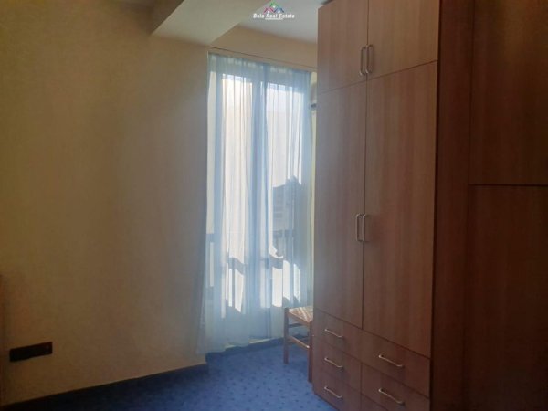 Tirane, jepet me qera apartament 2+1 Kati 5, 90 m² 600 € (bllok)