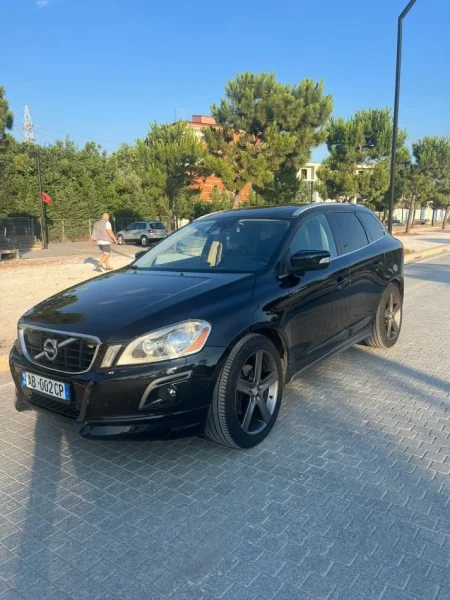 Tirane, shitet Nafte, e zeze automatik Kondicioner 239.000 km 13.500 €