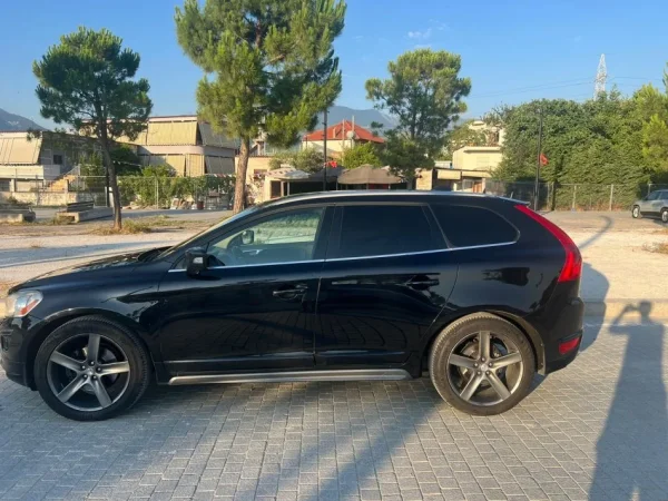 Tirane, shitet Nafte, e zeze automatik Kondicioner 239.000 km 13.500 €