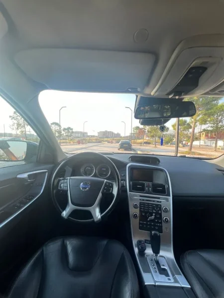 Tirane, shitet Nafte, e zeze automatik Kondicioner 239.000 km 13.500 €