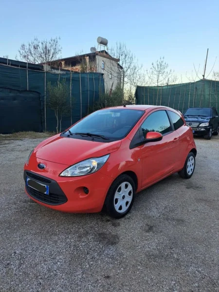 Durres, shes makine Ford Ka 1.2 Benzine 8v 2013 Benzin, e kuqe manuale Kondicioner 120.001 km 3.100 €