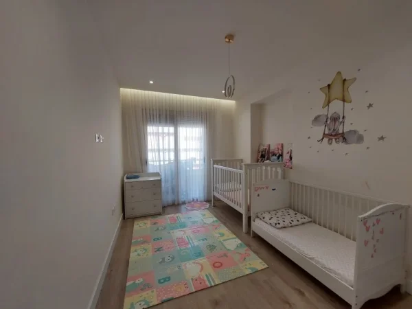 Vlore, shitet apartament 2+1 Kati 6, 116 m² 185.000 € (Rruga Murat Tërbaçi)