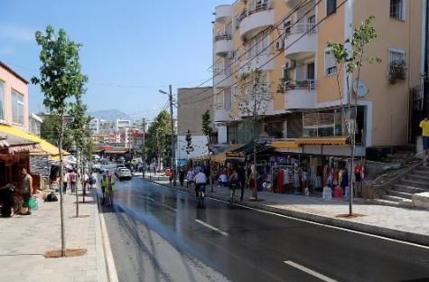 Tirane, jepet me qera apartament 2+1 Kati 0, 80 m² 350 € (5 Maj)