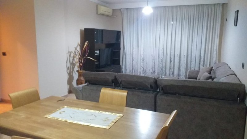 Tirane, jepet me qera apartament 1+1 Kati 9, 70 m² 700 € (Brigada 8)