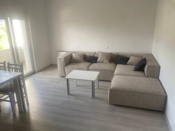 Tirane, jepet me qera apartament 2+1 Kati 4, 80 m² 500 € (Sauk)