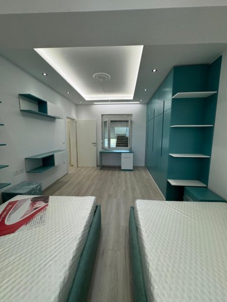 Tirane, jepet me qera apartament 2+1 Kati 4, 80 m² 500 € (Sauk)