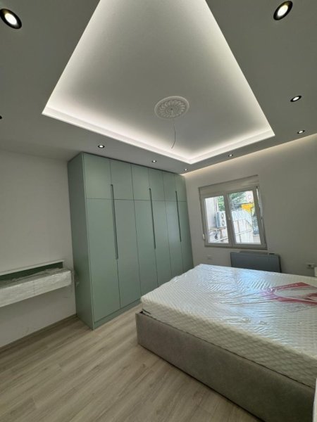 Tirane, jepet me qera apartament 2+1 Kati 4, 80 m² 500 € (Sauk)