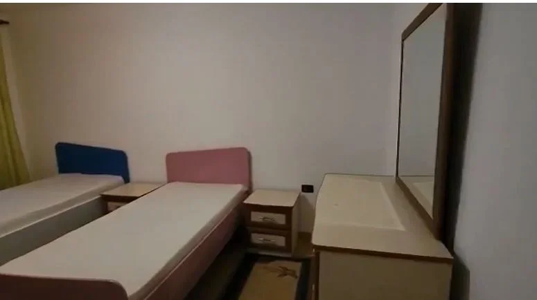 Tirane, jepet me qera apartament 2+1 Kati 1, 70 m² 350 € (Stacioni trenit)
