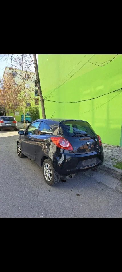 Durres, shes makine Ford Ka 1.2 Benzine 2013 Benzin, e zeze manuale Kondicioner 120.000 km 3.100 €