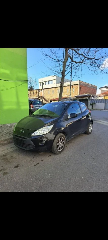 Durres, shes makine Ford Ka 1.2 Benzine 2013 Benzin, e zeze manuale Kondicioner 120.000 km 3.100 €