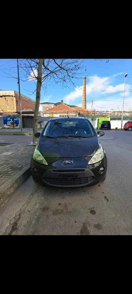 Durres, shes makine Ford Ka 1.2 Benzine 2013 Benzin, e zeze manuale Kondicioner 120.000 km 3.100 €