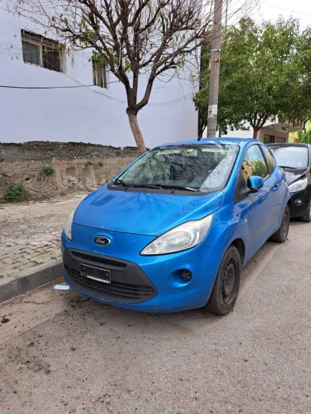 Shitet ford Ka 1.2 benzine Benzin, blu e hapur manuale Kondicioner 130.000 km 3.100 €