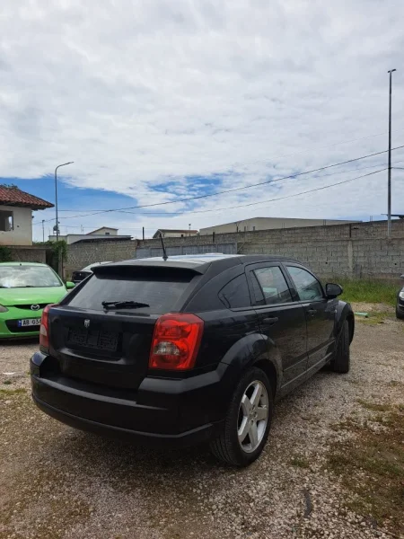 Durres, shes makine Dodge Caliber 1.8 Benzine 2008 Benzin, e zeze manuale Kondicioner 177.000 km 4.100 €