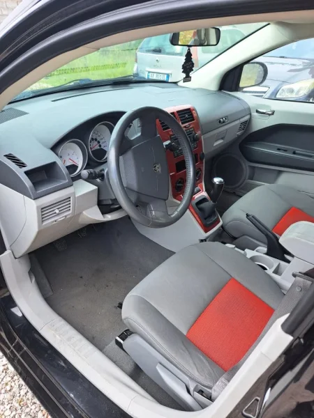 Durres, shes makine Dodge Caliber 1.8 Benzine 2008 Benzin, e zeze manuale Kondicioner 177.000 km 4.100 €