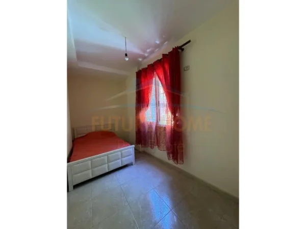 Tirane, jepet me qera apartament 2+1+Ballkon Kati 2, 100 m² 420 € (Fresku)