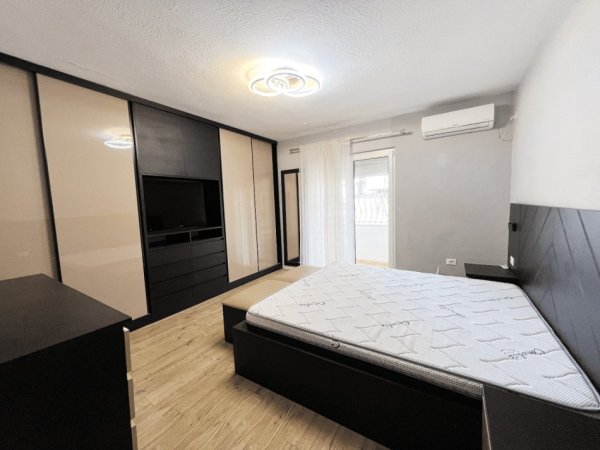 Tirane, jepet me qera apartament 2+1+Aneks+Ballkon Kati 5, 90 m² 550 € (Stadiumi Dinamo)