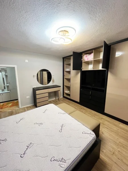 Tirane, jepet me qera apartament 2+1+Aneks+Ballkon Kati 5, 90 m² 550 € (Stadiumi Dinamo)
