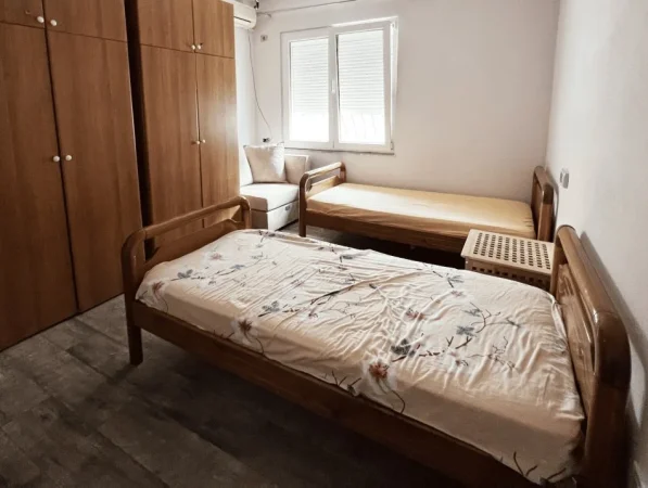 Tirane, jepet me qera apartament 2+1 Kati 5, 88 m² 500 € (Stadiumi Dinamo)