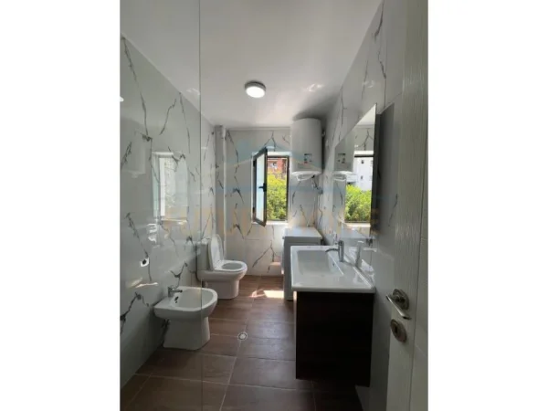 Tirane, shitet apartament 1+1+Ballkon Kati 3, 53 m² 110.000 € (Ferit XHajko)