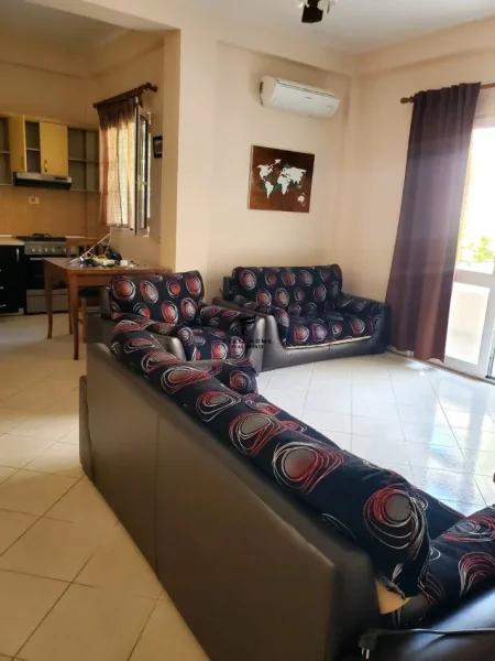 Tirane, jepet me qera apartament 3+1+Ballkon Kati 2, 150 m² 500 € (SAUK)