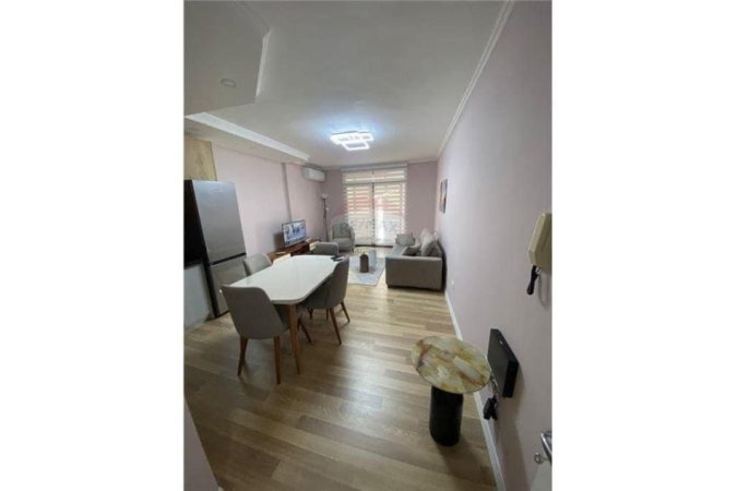 Tirane, jepet me qera apartament 1+1+Ballkon Kati 6, 67 m² 600 € (RRUGA E KAVAJES)