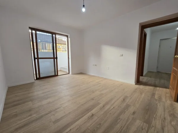 Tirane, shitet apartament 2+1+Ballkon Kati 1, 81 m² 138.000 € (Fusha Ali Demit)
