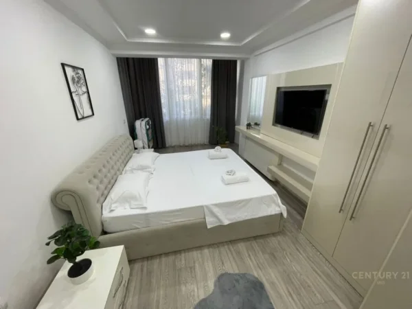 Tirane, shitet apartament 1+1 Kati 2, 70 m² 165.000 € (bllok)