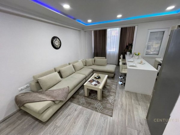 Tirane, shitet apartament 1+1 Kati 2, 70 m² 165.000 € (bllok)