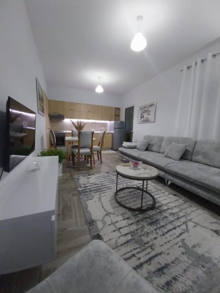 Tirane, jepet me qera apartament 1+1 Kati 3, 600 € (Rruga Bilal Sina)