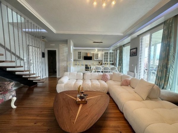 Tirane, jepet me qera apartament 2+1 Kati 4, 187 m² 1.300 € (liqeni i thate)