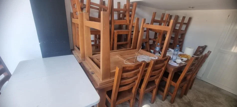 Tirane, shes Shiten tavolina druri