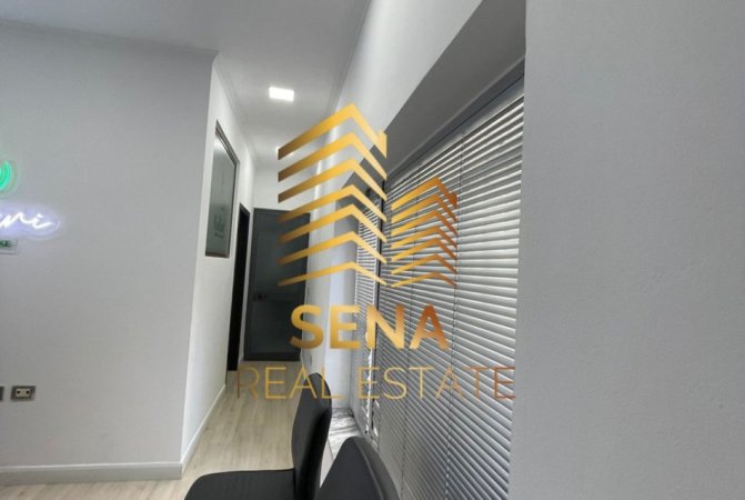Tirane, shitet ambjent biznesi Kati 0, 32 m² 90.000 € (Rruga e Dibres)