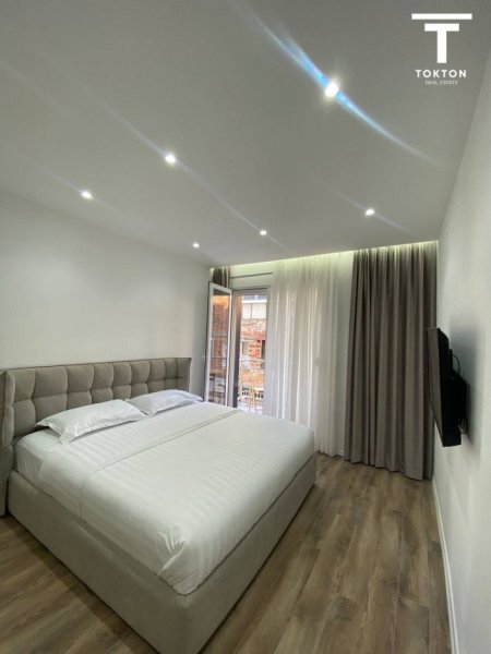 Tirane, jepet me qera apartament 2+1 Kati 1, 75 m² 900 € (Rruga Bogdaneve) TT 1142