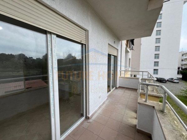 Shkembi Kavajes, shitet apartament 2+1+Ballkon Kati 2, 93 m² 85.000 € (Shkembi-Kavajes)