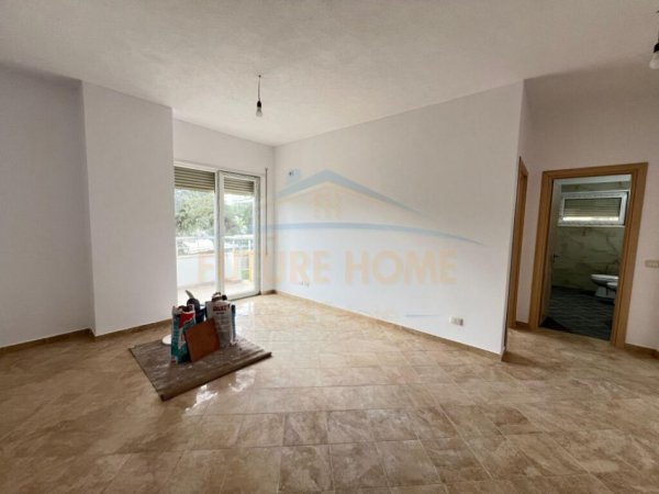 Shkembi Kavajes, shitet apartament 2+1+Ballkon Kati 2, 93 m² 85.000 € (Shkembi-Kavajes)