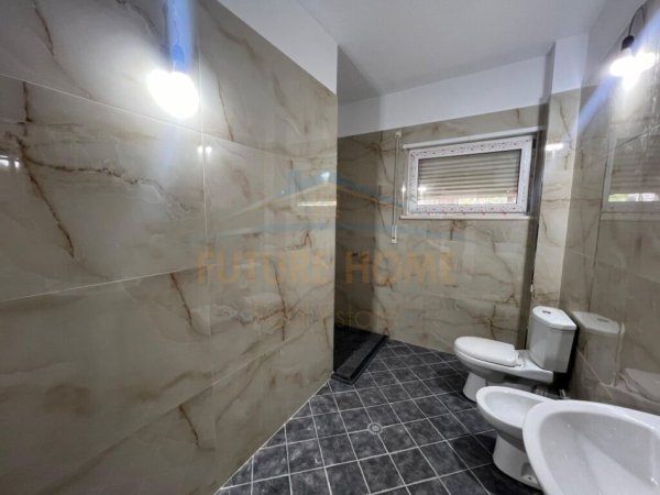 Shkembi Kavajes, shitet apartament 2+1+Ballkon Kati 2, 93 m² 85.000 € (Shkembi-Kavajes)