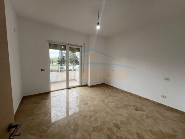 Shkembi Kavajes, shitet apartament 2+1+Ballkon Kati 2, 93 m² 85.000 € (Shkembi-Kavajes)