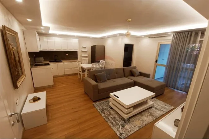 Tirane, jepet me qera apartament 2+1 Kati 1, 75 m² 750 € (Bardhok Biba)