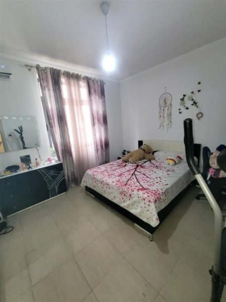Tirane, jepet me qera Vile 4+1 Kati 2, 500 m² 2.000 € (Kodra Diellit)