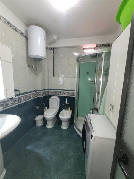 Tirane, jepet me qera Vile 4+1 Kati 2, 500 m² 2.000 € (Kodra Diellit)