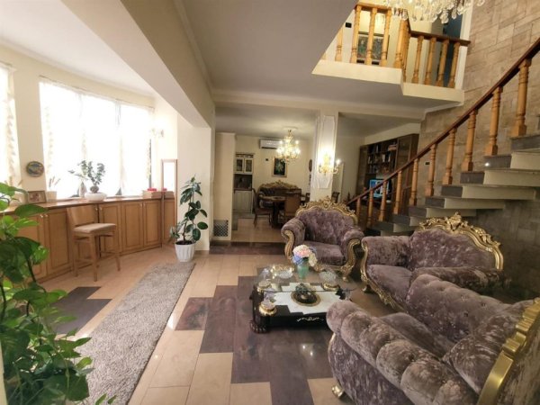 Tirane, jepet me qera Vile 4+1 Kati 2, 500 m² 2.000 € (Kodra Diellit)