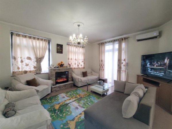 Tirane, jepet me qera Vile 4+1 Kati 2, 500 m² 2.000 € (Kodra Diellit)