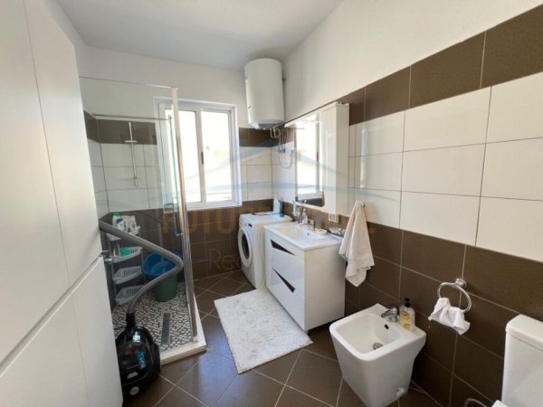 Shkembi Kavajes, shitet apartament+verande | Penthouse 2+1+Aneks+Ballkon Kati 7, 153 m² 120.000 € (Shkembi-Kavajes)