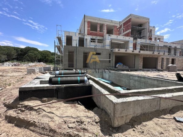 Gjiri Lalezit | Hamallaj, shitet apartament+verande  3+1+3 Kati 0, 256 m² 640.000 € (Gjiri i Lalzit)