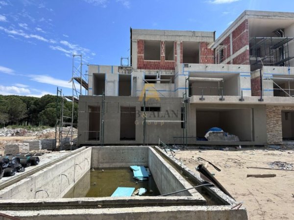 Gjiri Lalezit | Hamallaj, shitet apartament+verande  3+1+3 Kati 0, 256 m² 640.000 € (Gjiri i Lalzit)