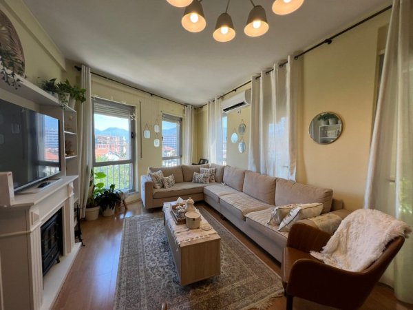 Tirane, shitet apartament 2+1+Ballkon Kati 4, 95 m² 170.000 € i diskutueshem (Rruga Stavri Themeli, Perballe Delijorgjit)